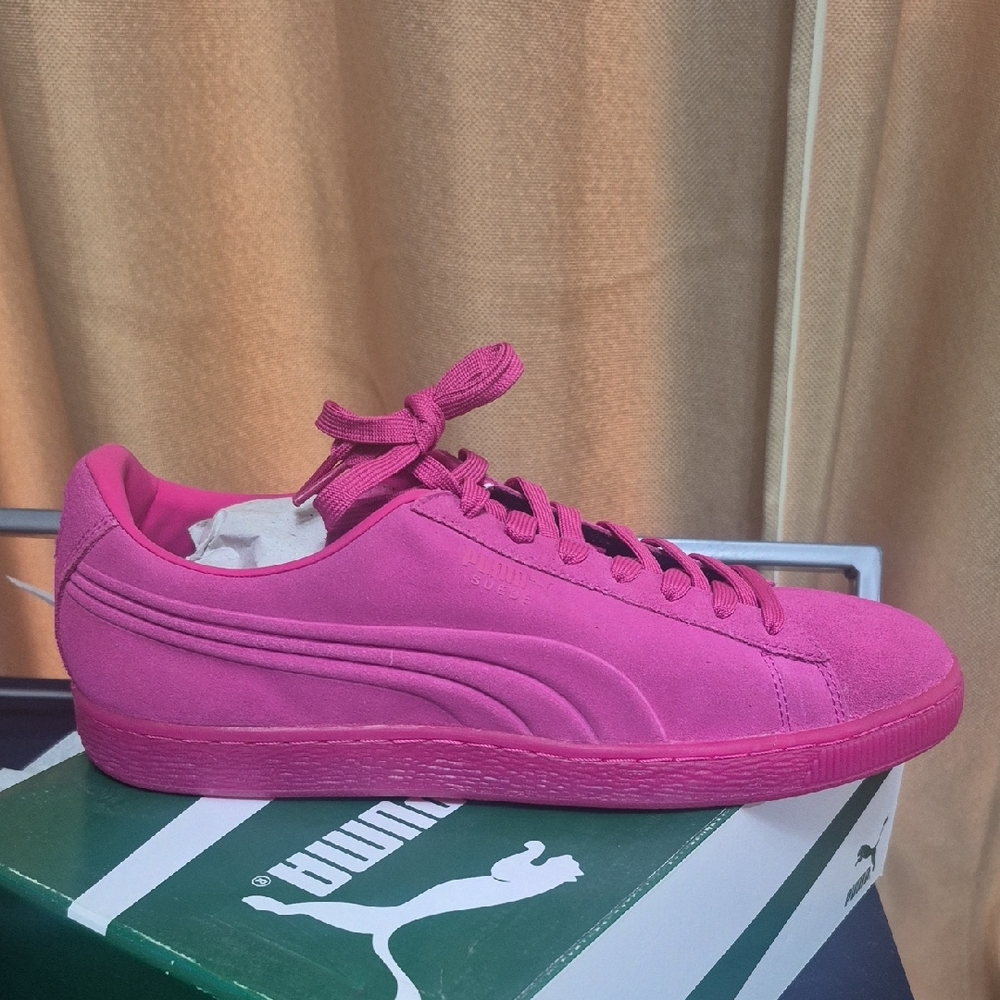 Puma Women's Vibrant Pink Sneakers